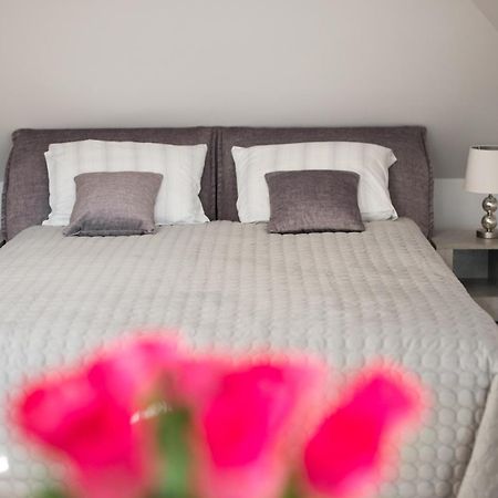 Petro Delux Apartments Kaunas Bagian luar foto