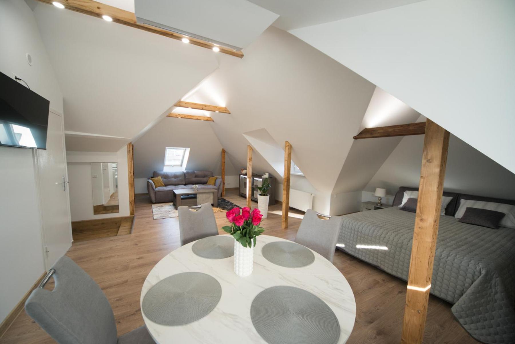 Petro Delux Apartments Kaunas Bagian luar foto
