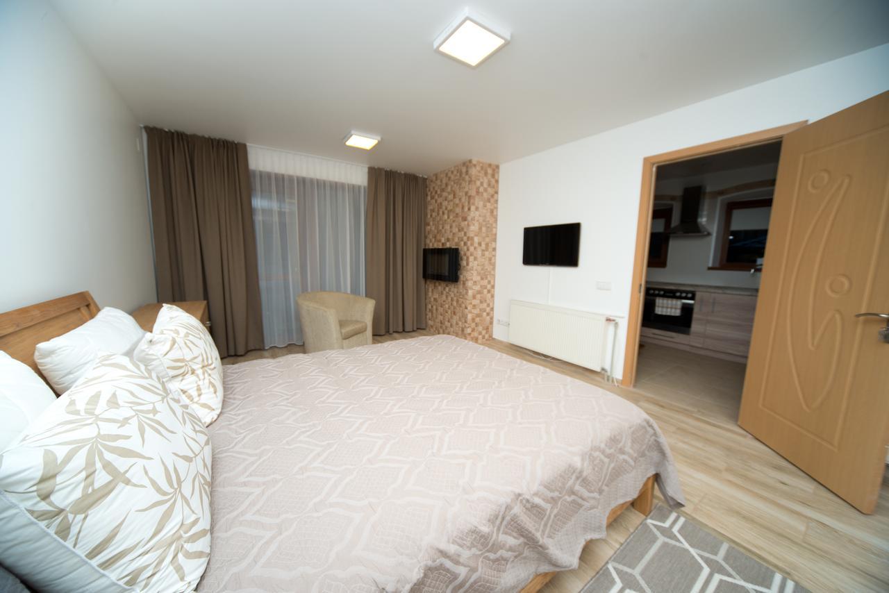 Petro Delux Apartments Kaunas Bagian luar foto