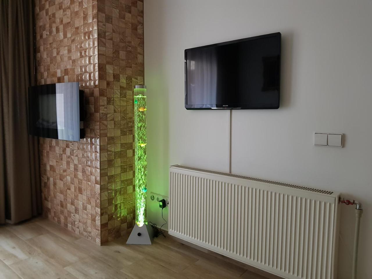 Petro Delux Apartments Kaunas Bagian luar foto